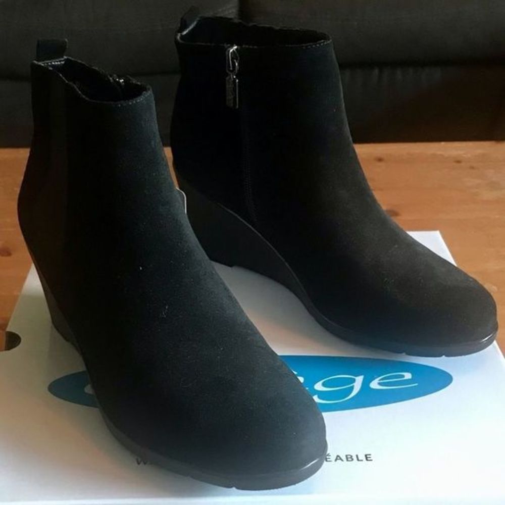 Aqua College Leila waterproof wedge booties